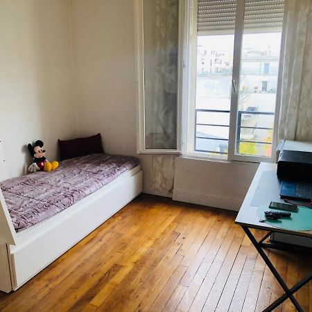 Appartement Tres Calme A 10Mn De Paris - Woman & Couples Only Courbevoie Exteriér fotografie