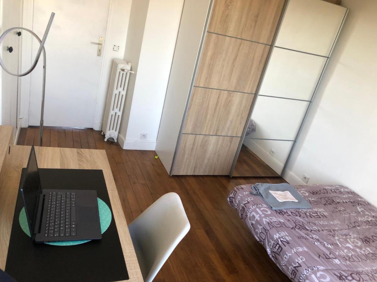 Appartement Tres Calme A 10Mn De Paris - Woman & Couples Only Courbevoie Exteriér fotografie
